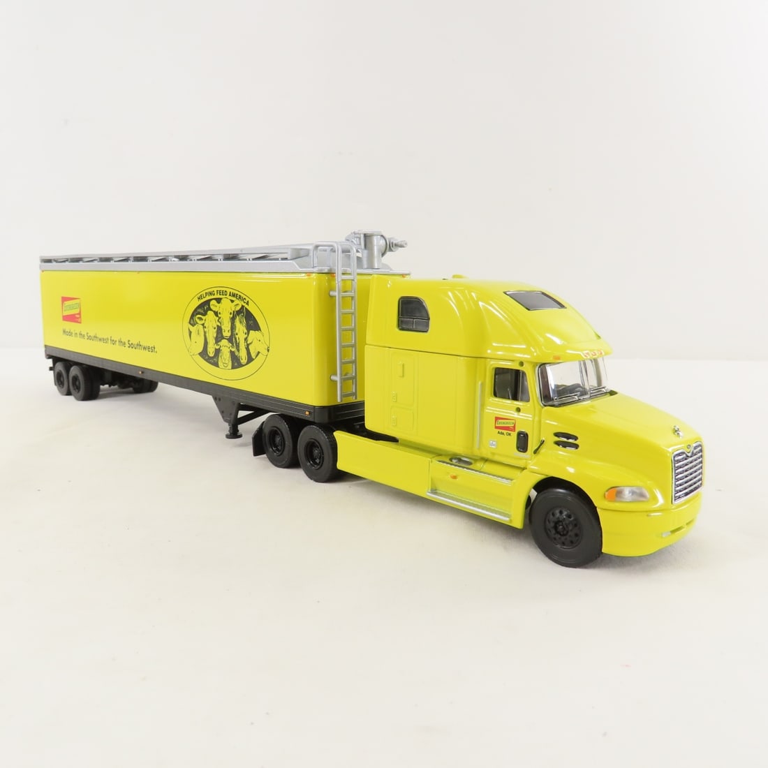1st Gear 1:54 Evergreen Feeds Tractor & Trailer - 7