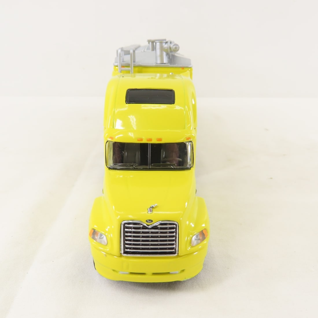 1st Gear 1:54 Evergreen Feeds Tractor & Trailer - 8