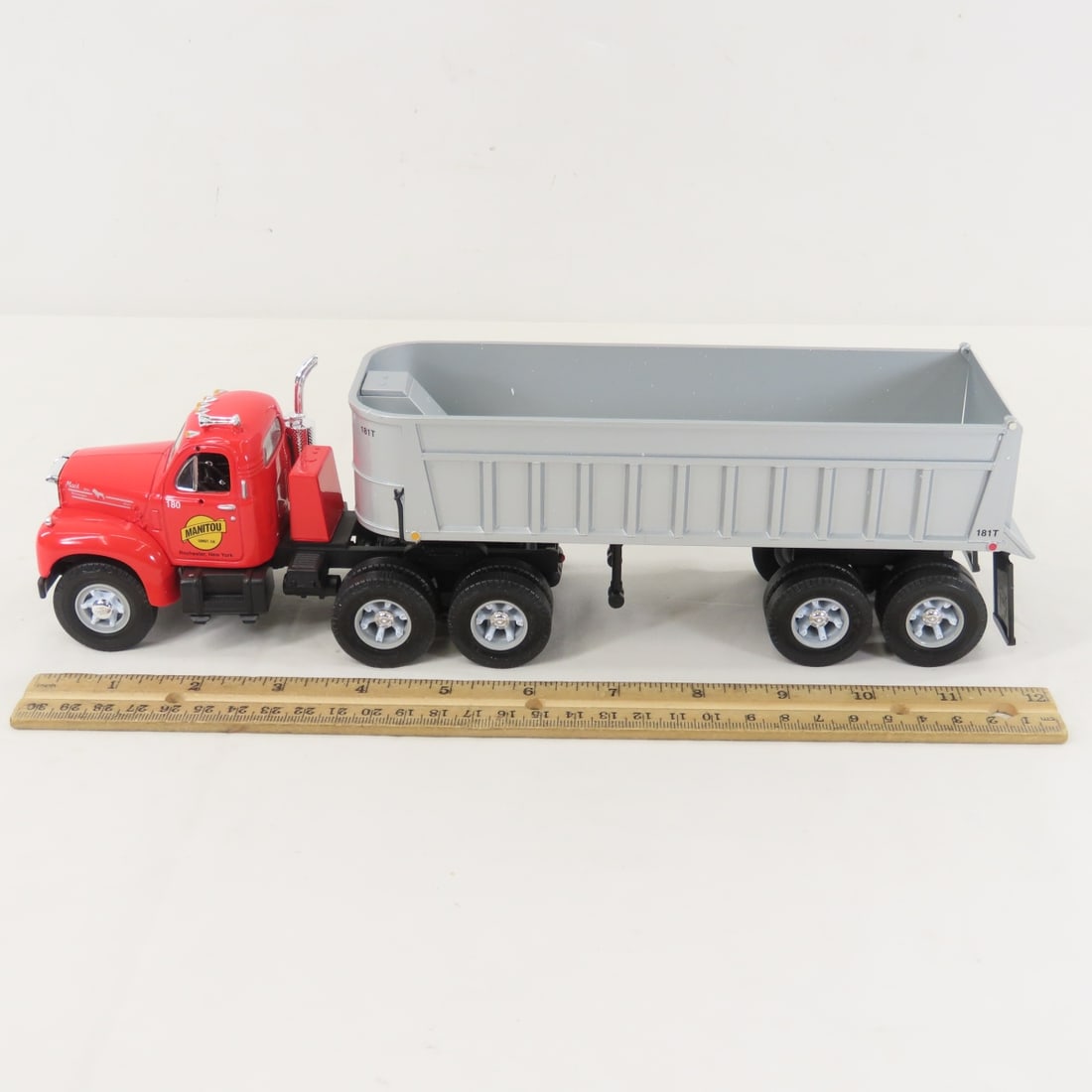 1st Gear 1:34 Manitou 1960 Mack R Tractor Trailer - 2