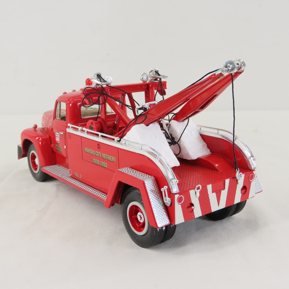 1st Gear 1:34 1957 Phillips 66 INTL R200 Tow Truck - 3