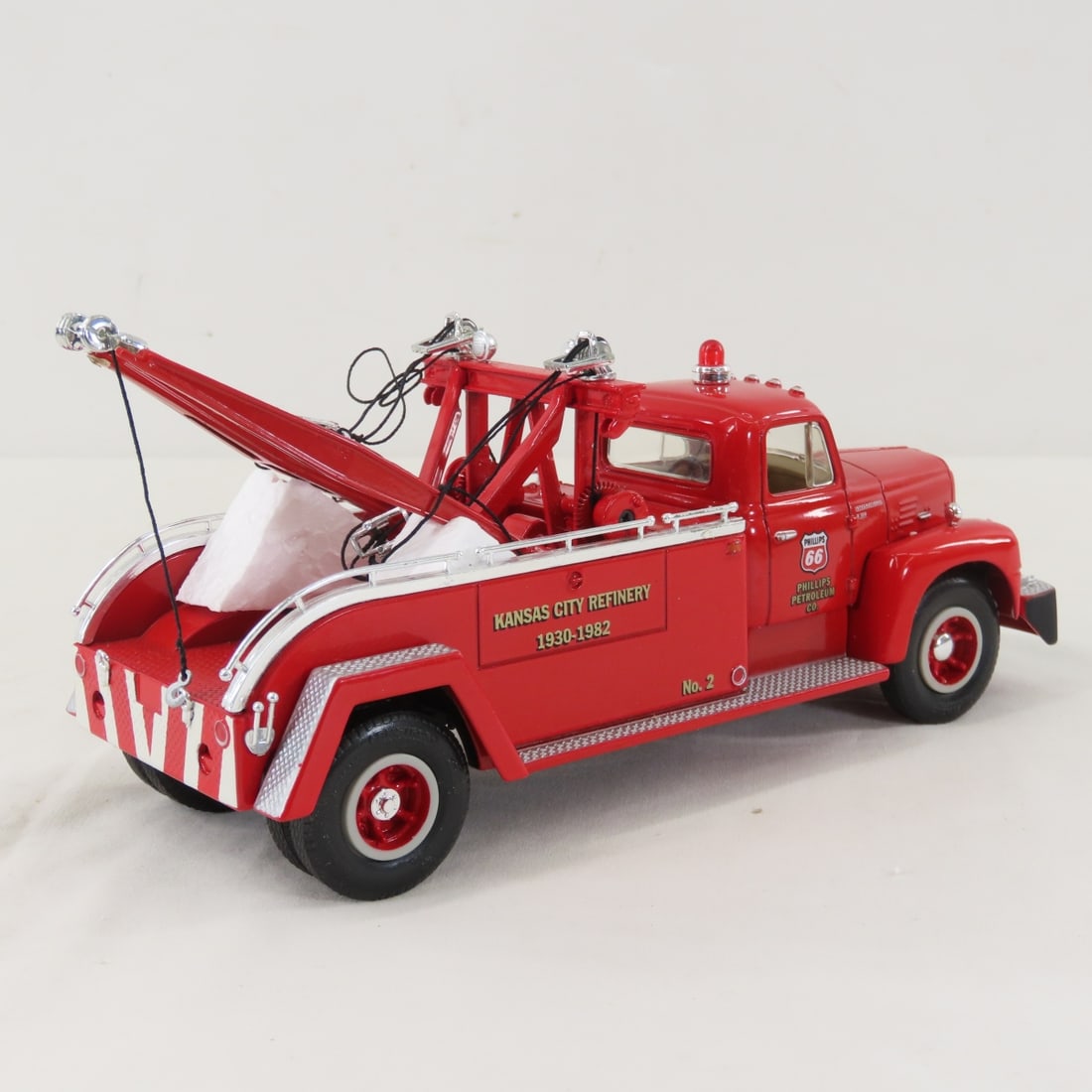 1st Gear 1:34 1957 Phillips 66 INTL R200 Tow Truck - 5