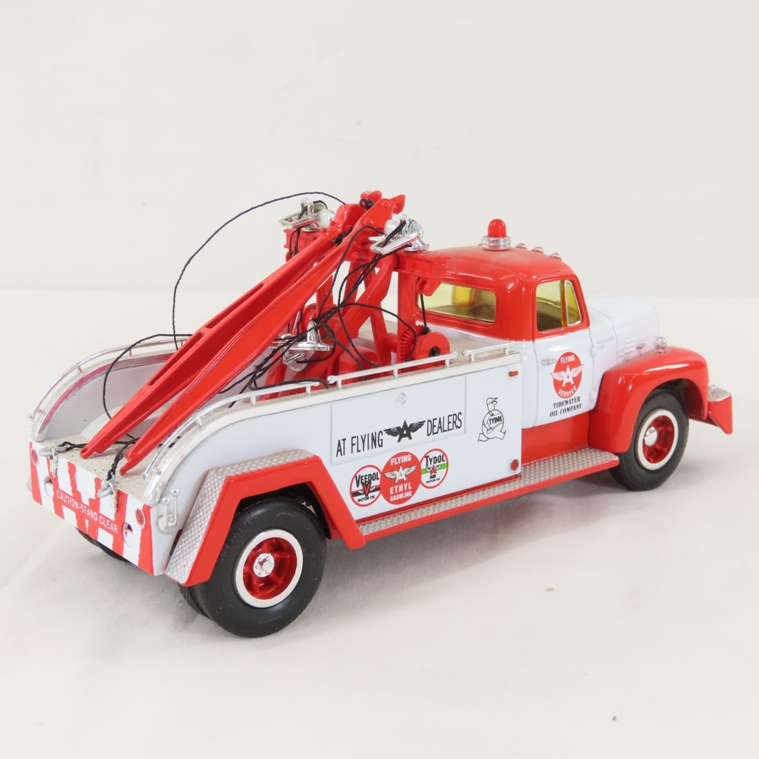 1st Gear Flying A Service 1957 INTL R200 Tow Truck - 5