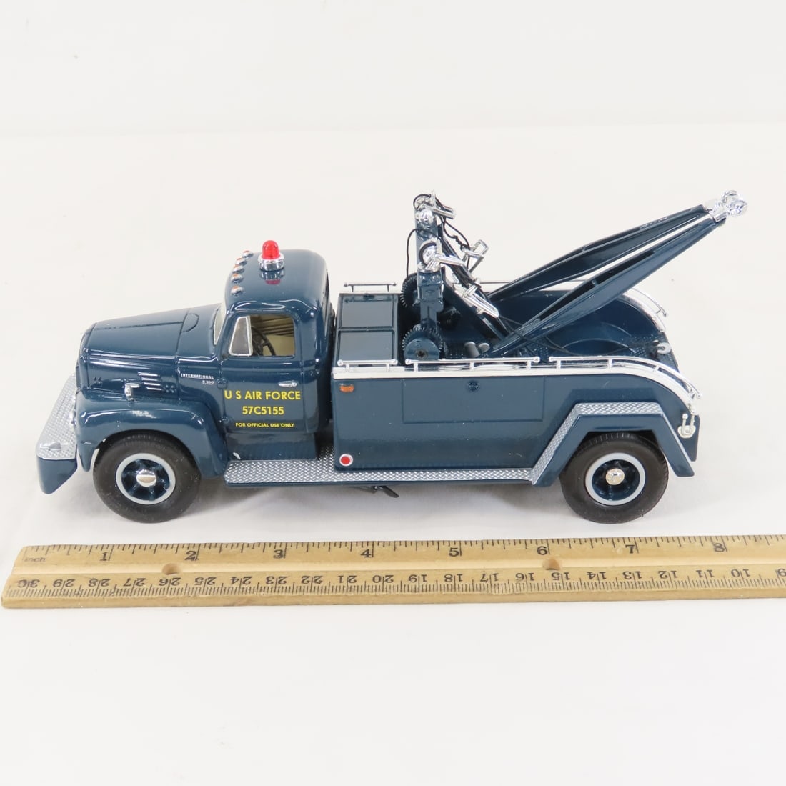 1st Gear US Air Force 1957 INTL R200 Tow Truck - 2