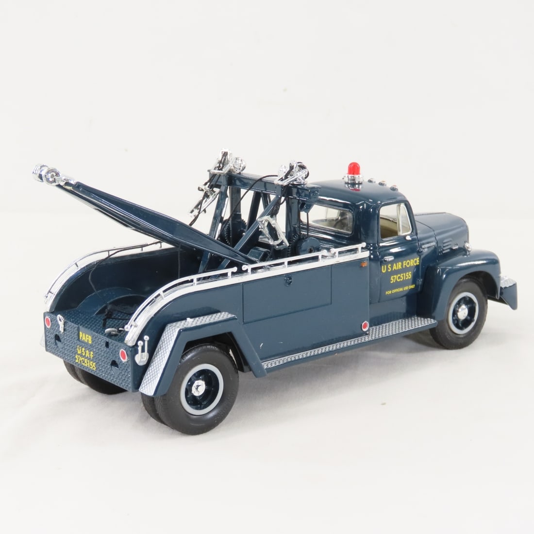 1st Gear US Air Force 1957 INTL R200 Tow Truck - 5