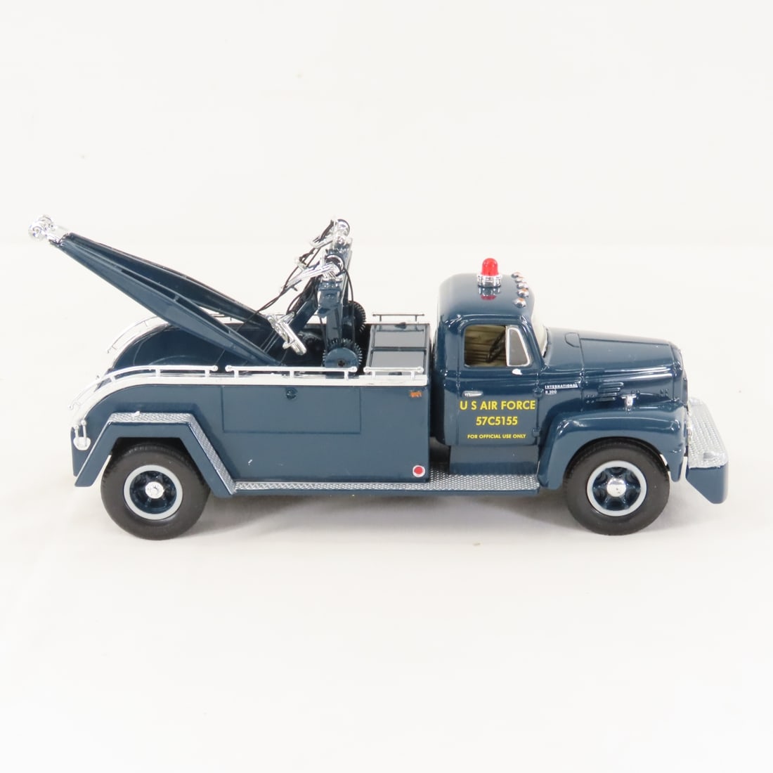 1st Gear US Air Force 1957 INTL R200 Tow Truck - 6