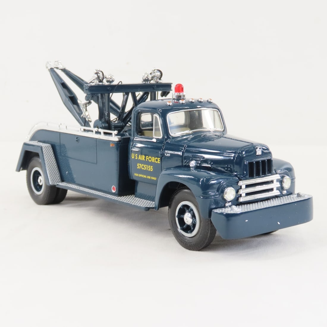 1st Gear US Air Force 1957 INTL R200 Tow Truck - 7