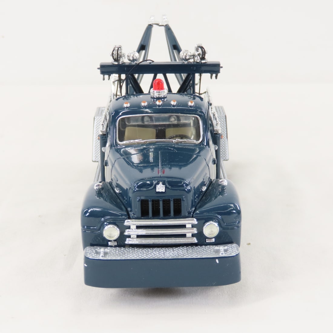 1st Gear US Air Force 1957 INTL R200 Tow Truck - 8