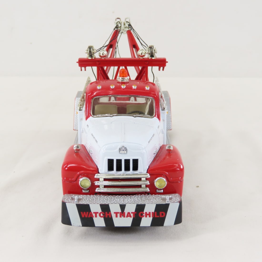 1st Gear Holmes Wrecker 1957 INTL R200 Tow Truck - 8