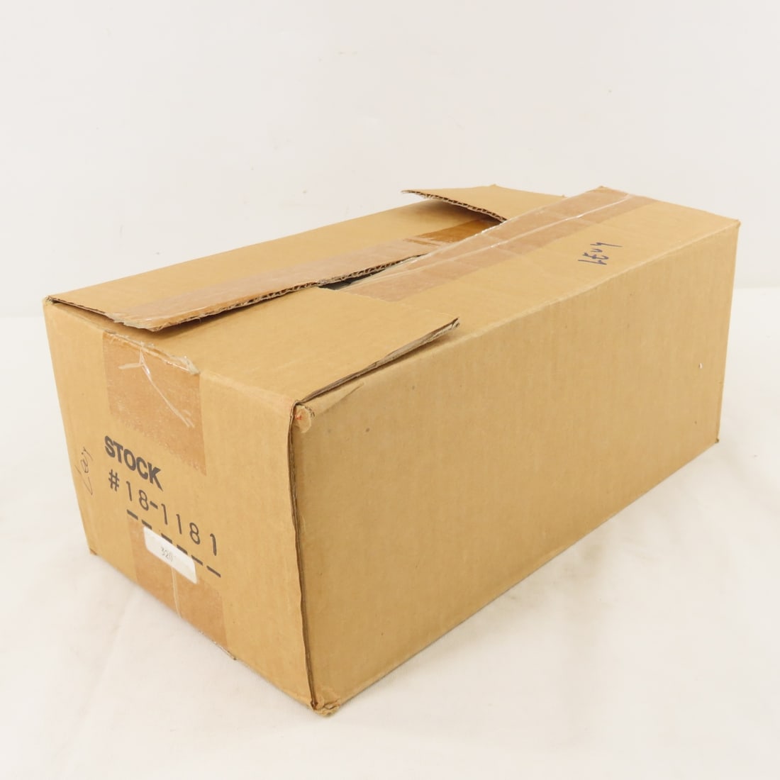 1st Gear 1:34 J. Levy & Son INTL R200 w/Moving Van - 16