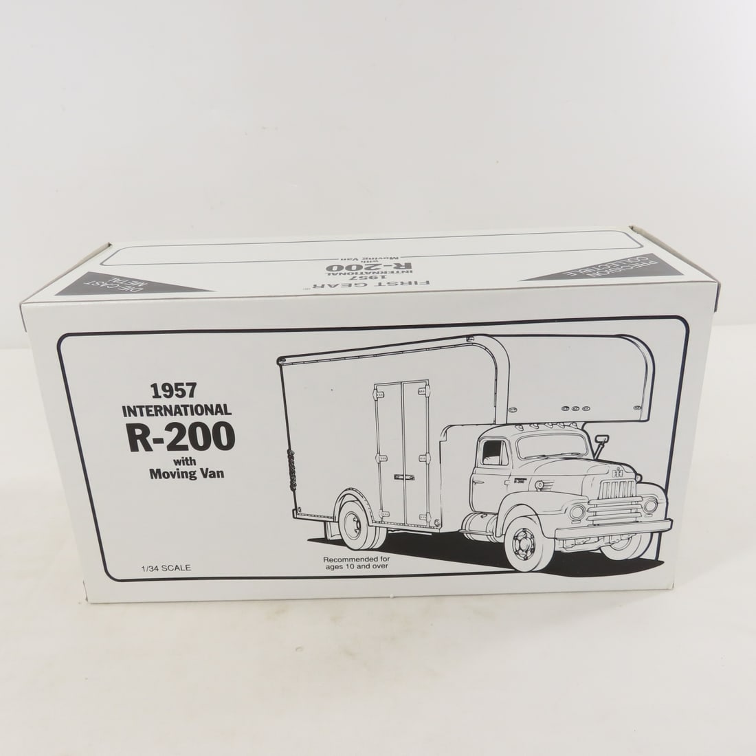 1st Gear 1:34 Mussell Trans INTL R200 w/Moving Van - 7