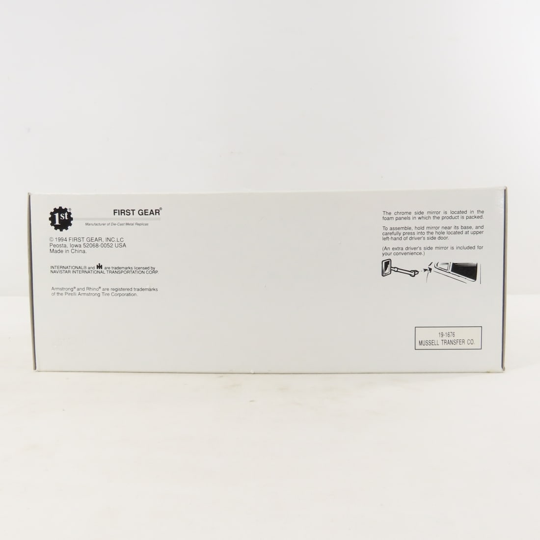1st Gear 1:34 Mussell Trans INTL R200 w/Moving Van - 9