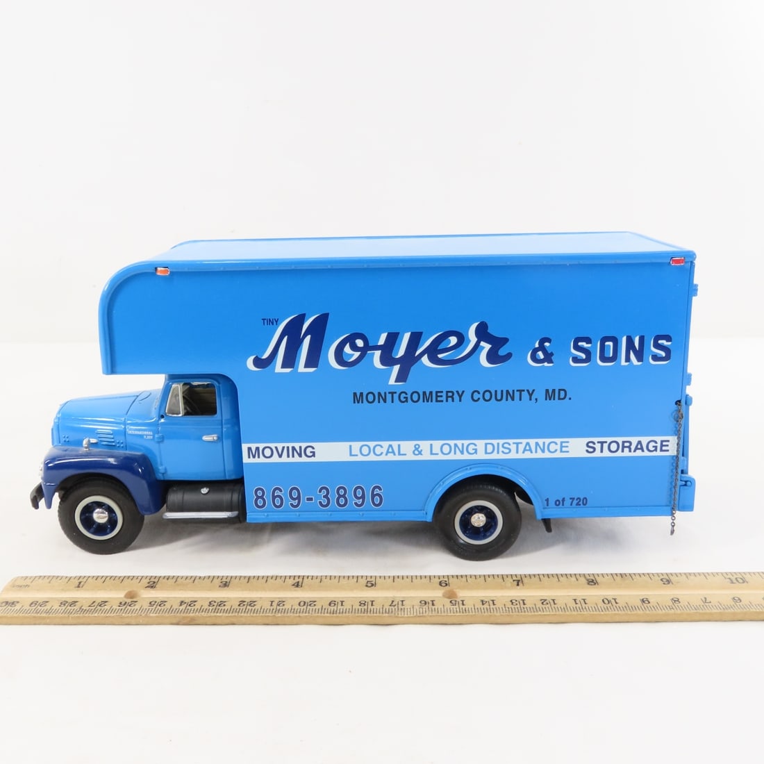 1st Gear 1:34 Moyer & Sons INTL R200 w/Moving Van - 2