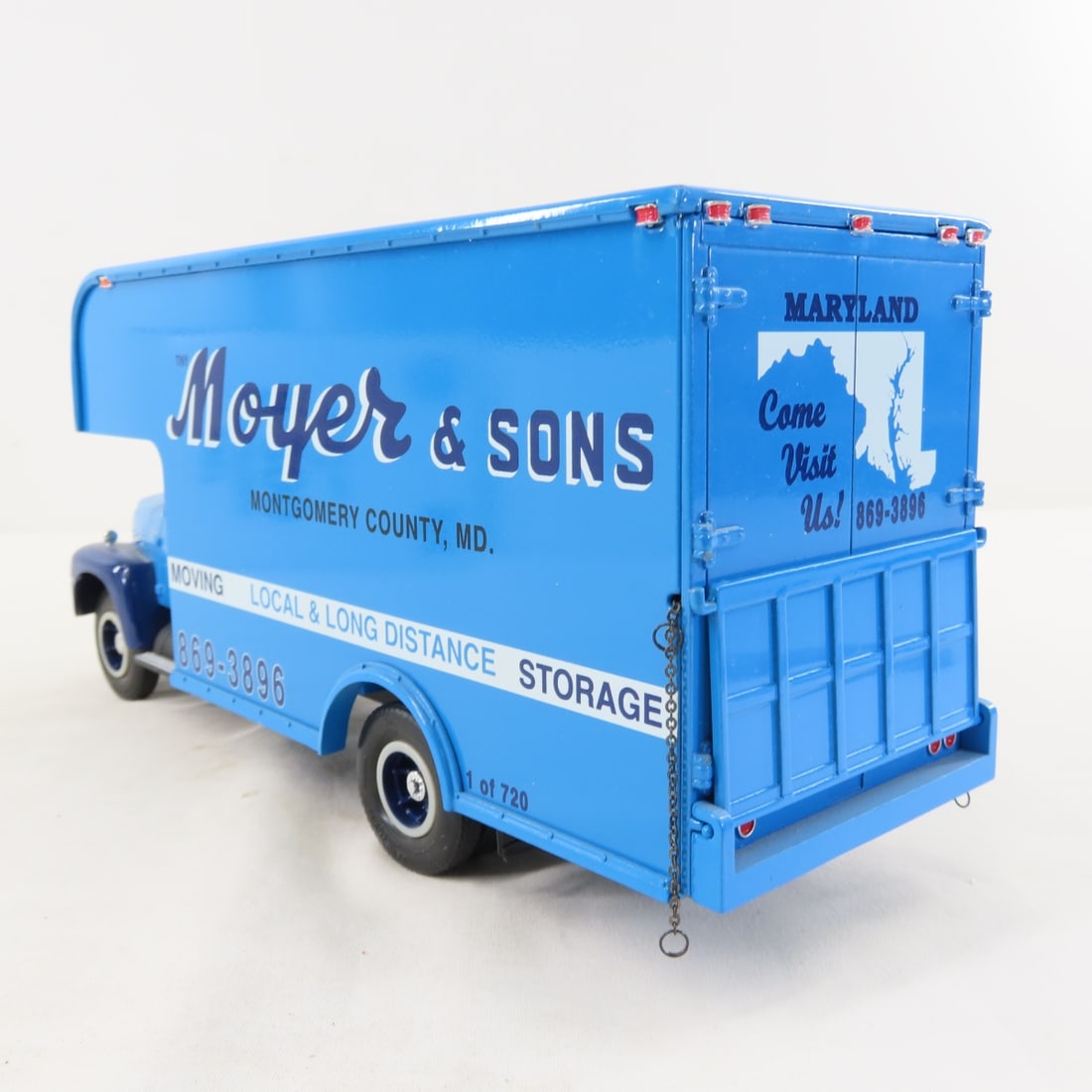 1st Gear 1:34 Moyer & Sons INTL R200 w/Moving Van - 3
