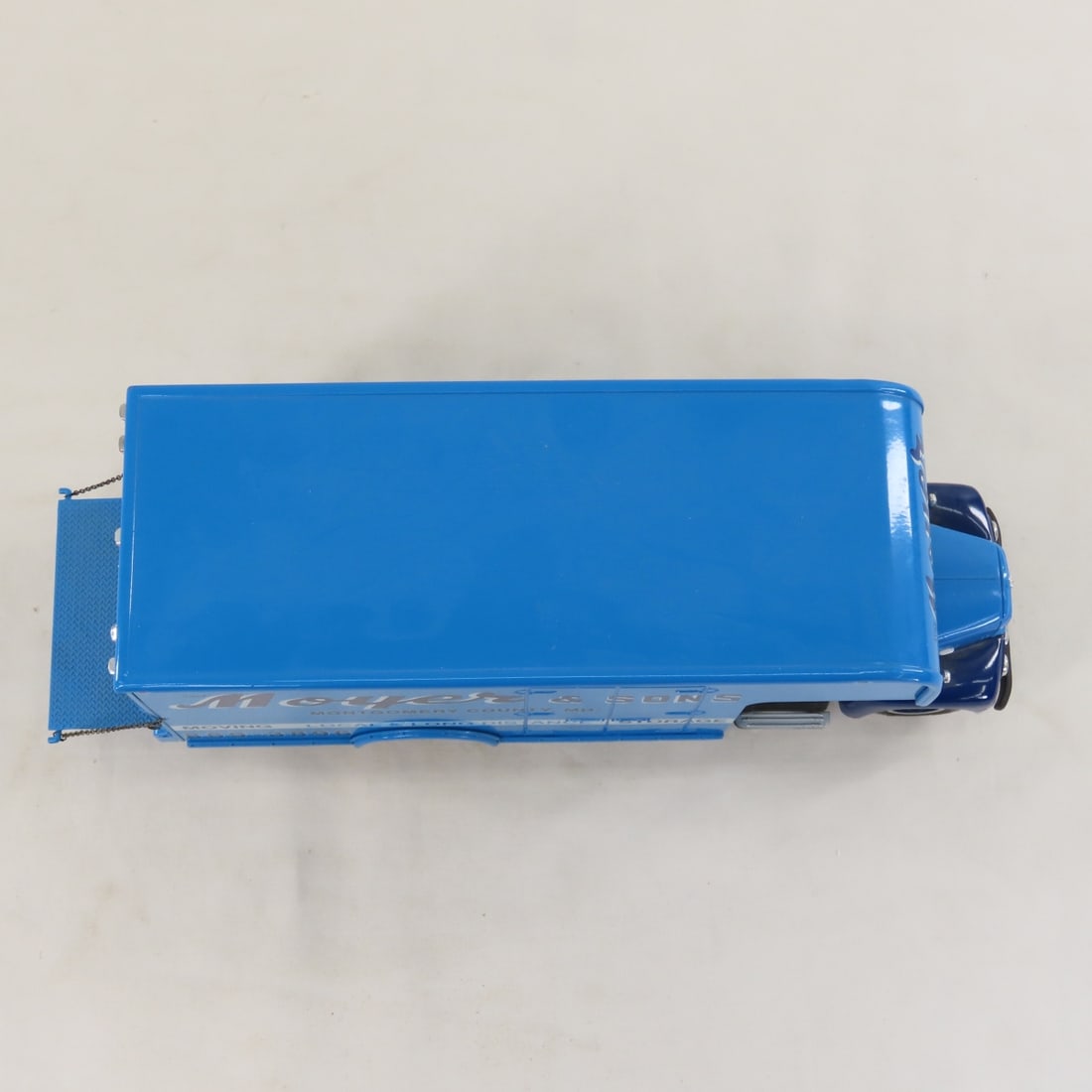 1st Gear 1:34 Moyer & Sons INTL R200 w/Moving Van - 9