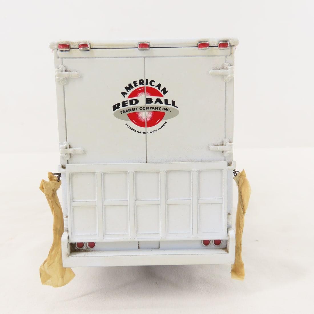 1st Gear Am. Red Ball 1957 INTL R200 w/Moving Van - 4