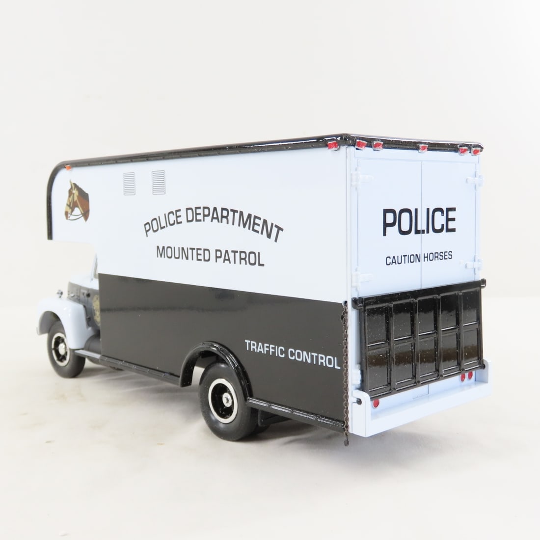 1st Gear Police Patrol 1957 INTL R200 w/Moving Van - 3