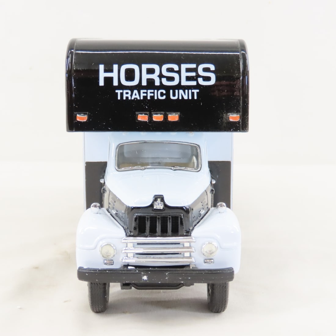 1st Gear Police Patrol 1957 INTL R200 w/Moving Van - 8