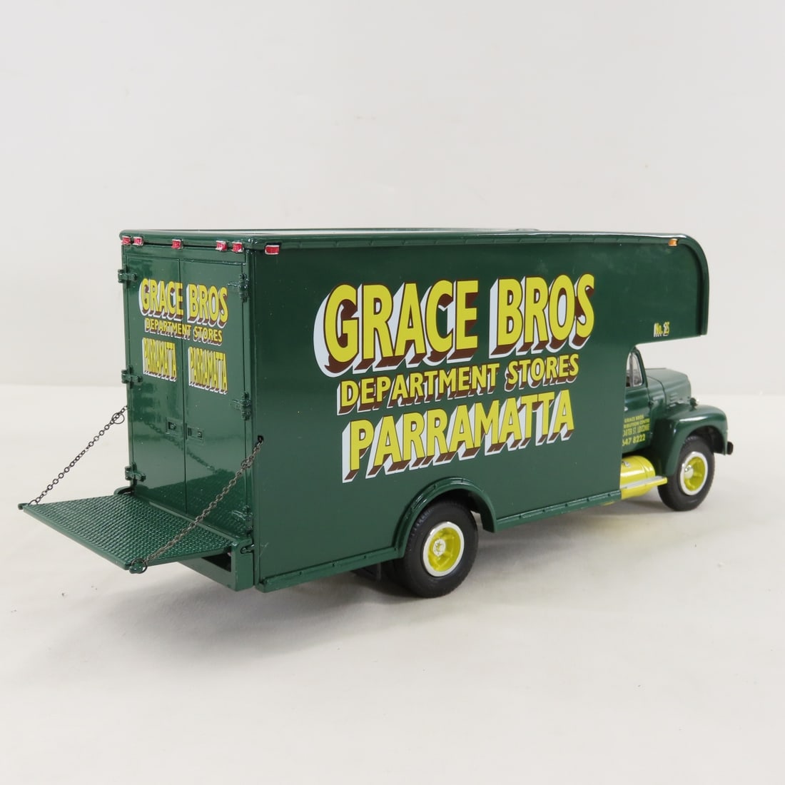1st Gear Grace Bros 1957 INTL R200 w/Moving Van - 5
