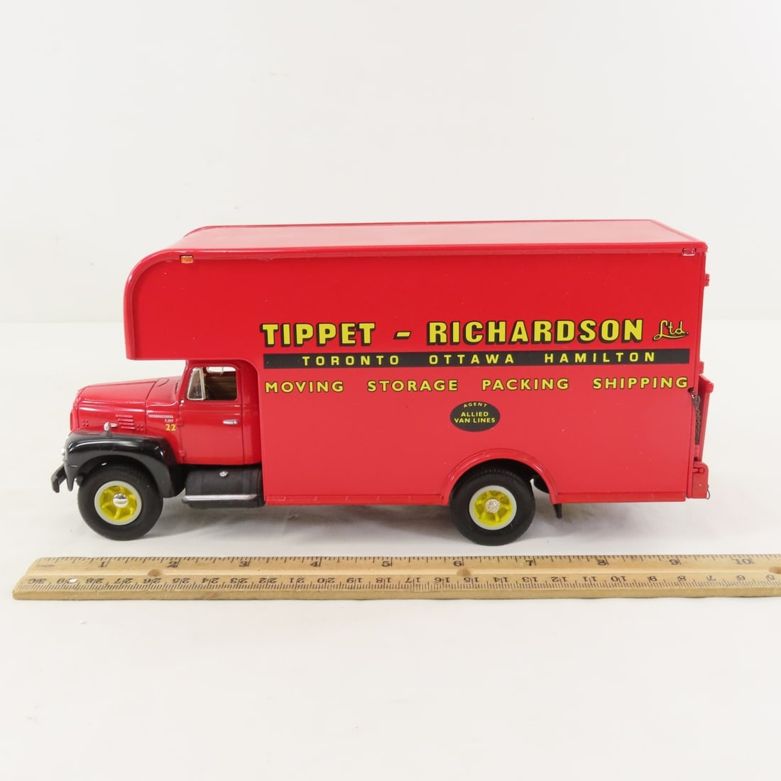 1st Gear 1:34 Trippet LTD INTL R200 w/Moving Van - 2