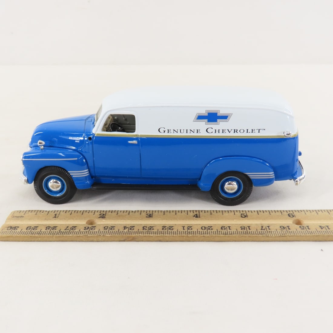 1st Gear 1:34 1949 Genuine Chevrolet Panel Truck - 2