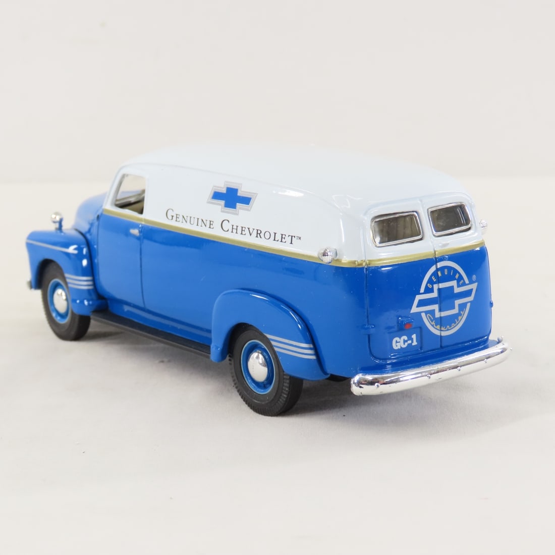 1st Gear 1:34 1949 Genuine Chevrolet Panel Truck - 3