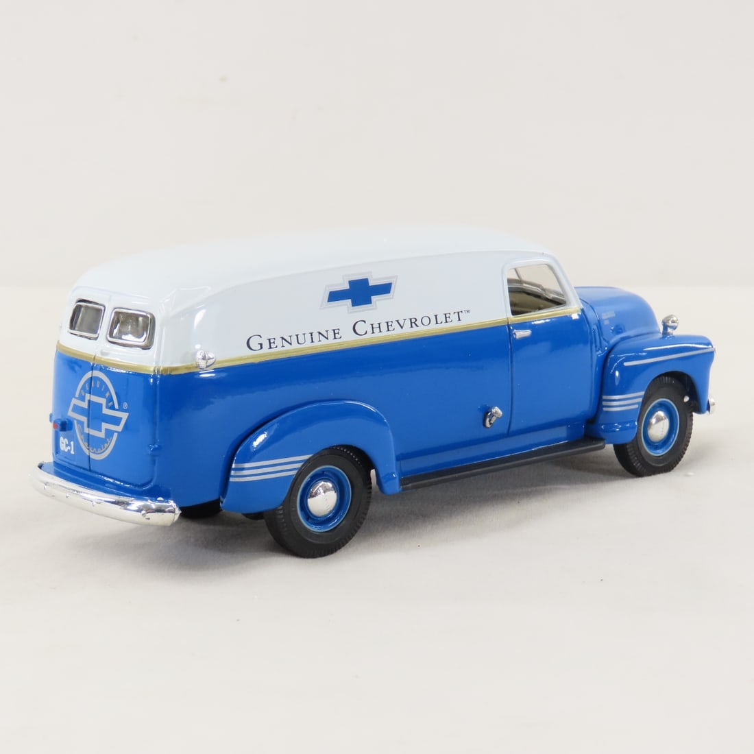 1st Gear 1:34 1949 Genuine Chevrolet Panel Truck - 5
