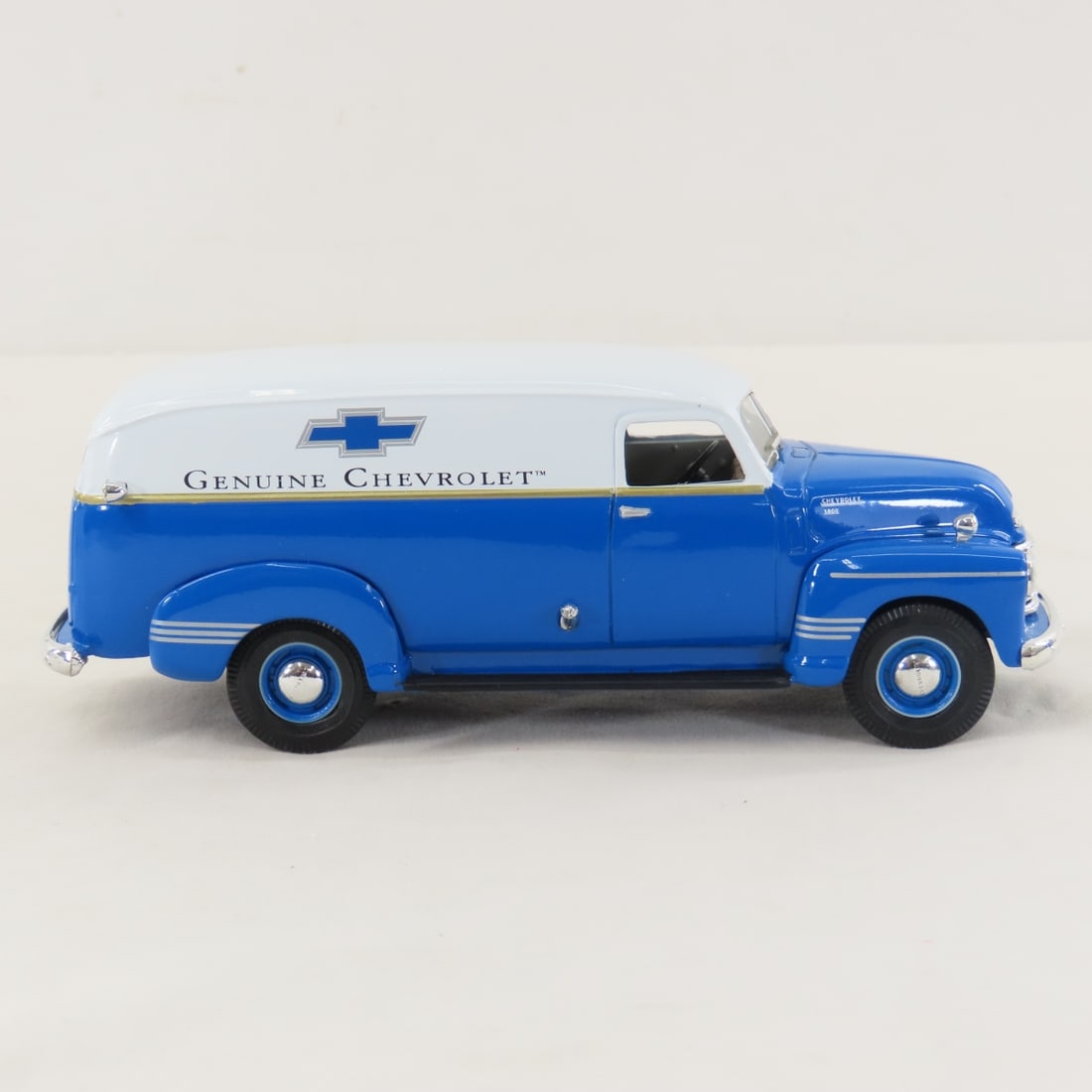 1st Gear 1:34 1949 Genuine Chevrolet Panel Truck - 6