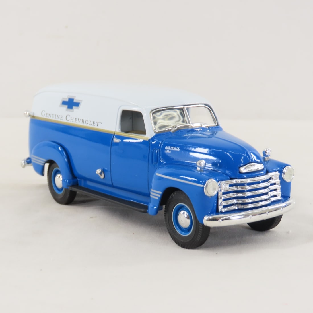 1st Gear 1:34 1949 Genuine Chevrolet Panel Truck - 7