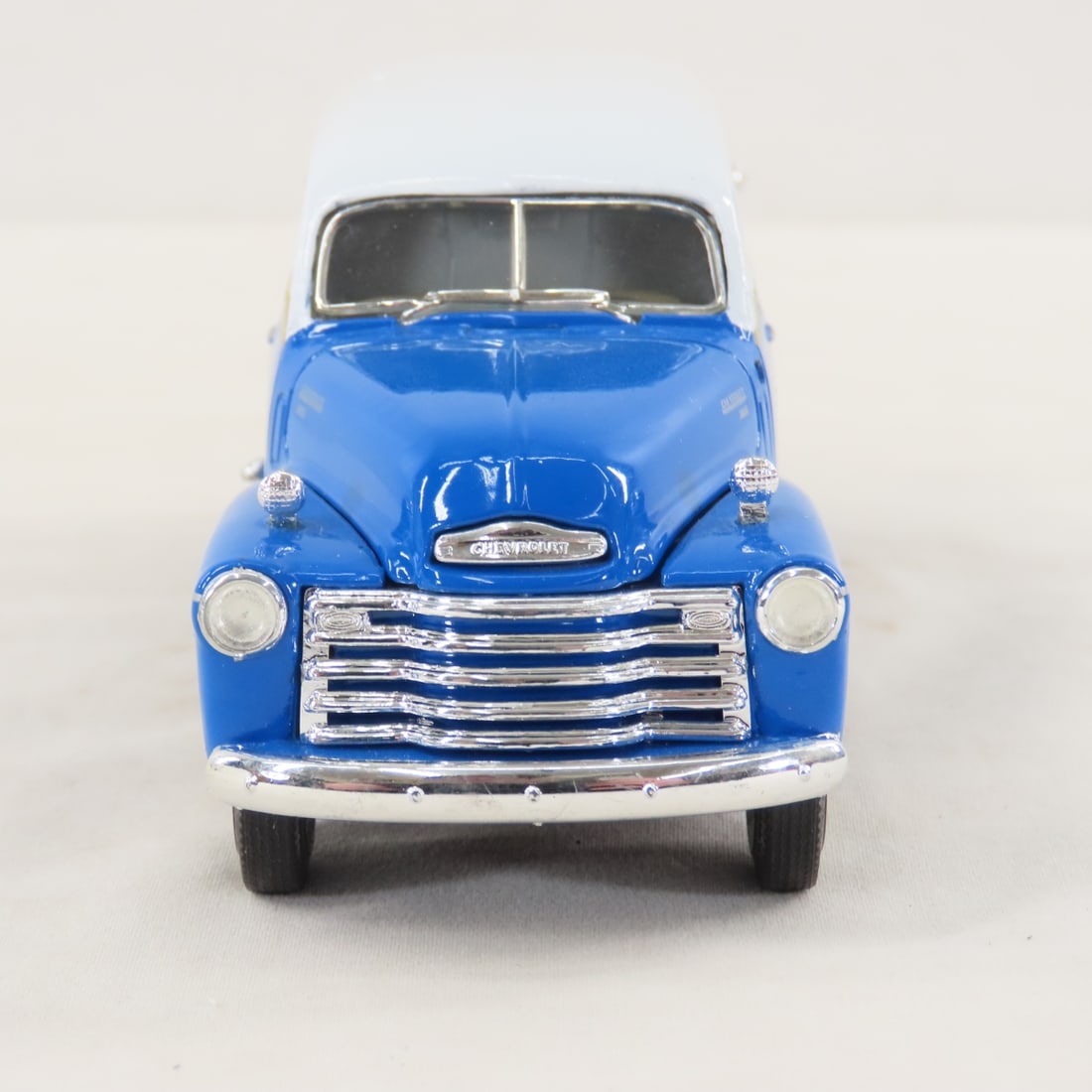 1st Gear 1:34 1949 Genuine Chevrolet Panel Truck - 8