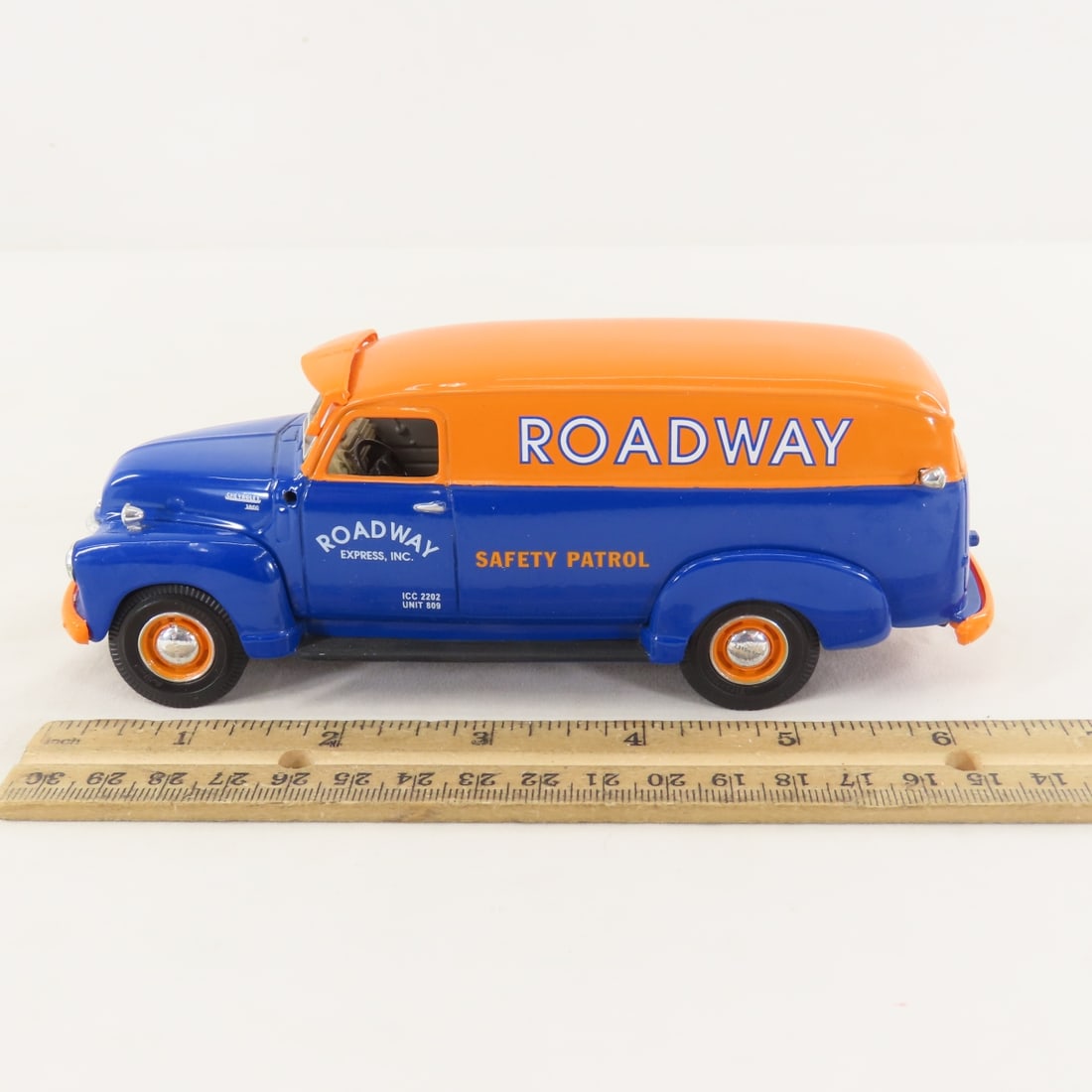 1st Gear 1:34 Roadway Exp Chevrolet Panel Truck - 2