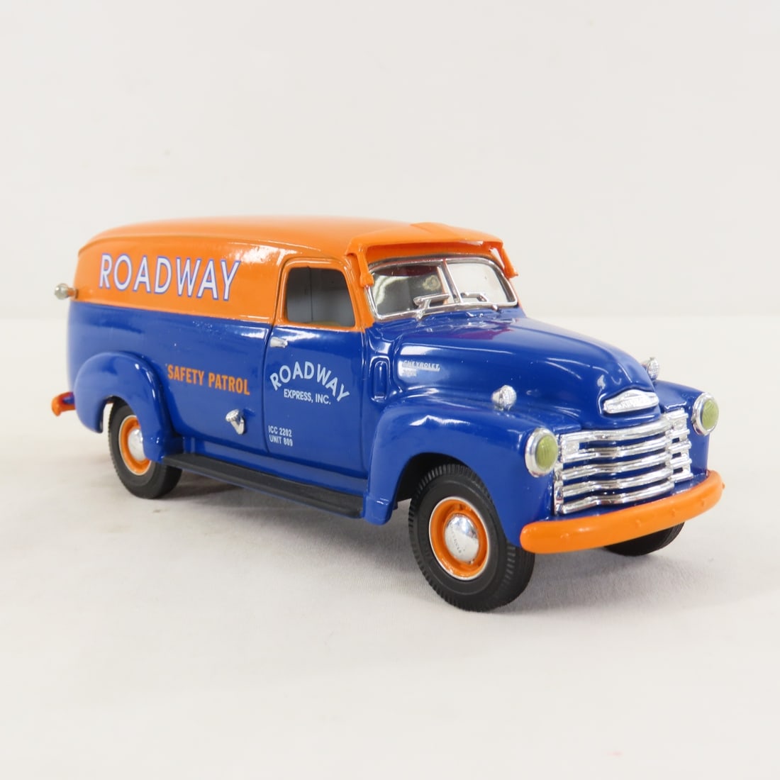 1st Gear 1:34 Roadway Exp Chevrolet Panel Truck - 7