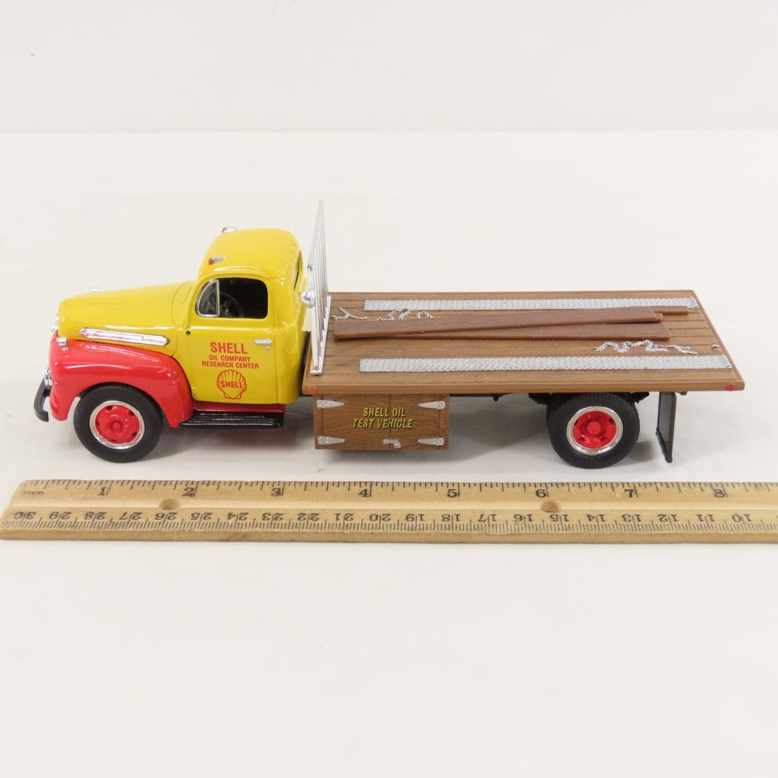 1st Gear 1:34 Ford Shell Oil Stock Car & Flatbed - 2