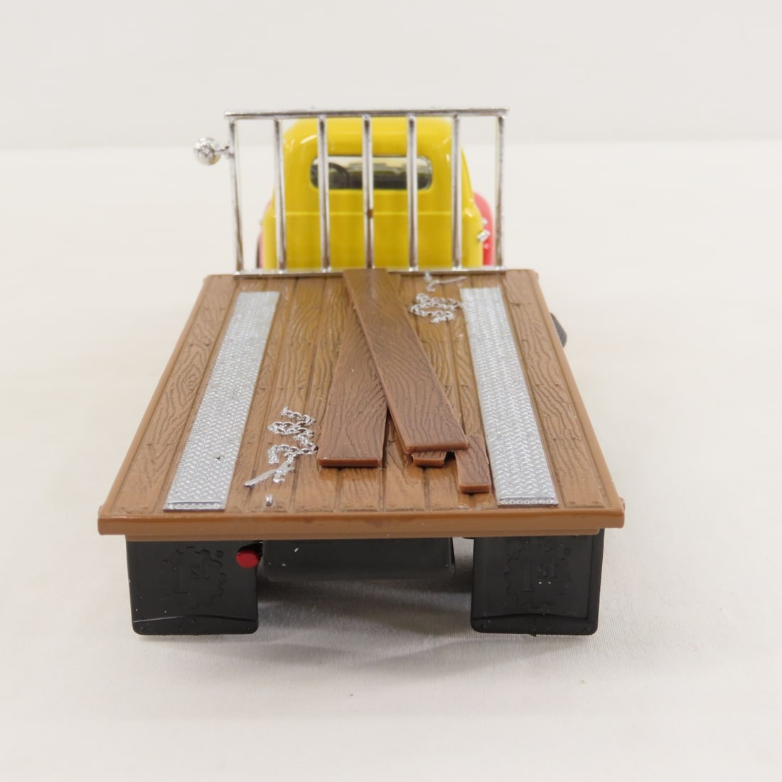1st Gear 1:34 Ford Shell Oil Stock Car & Flatbed - 3