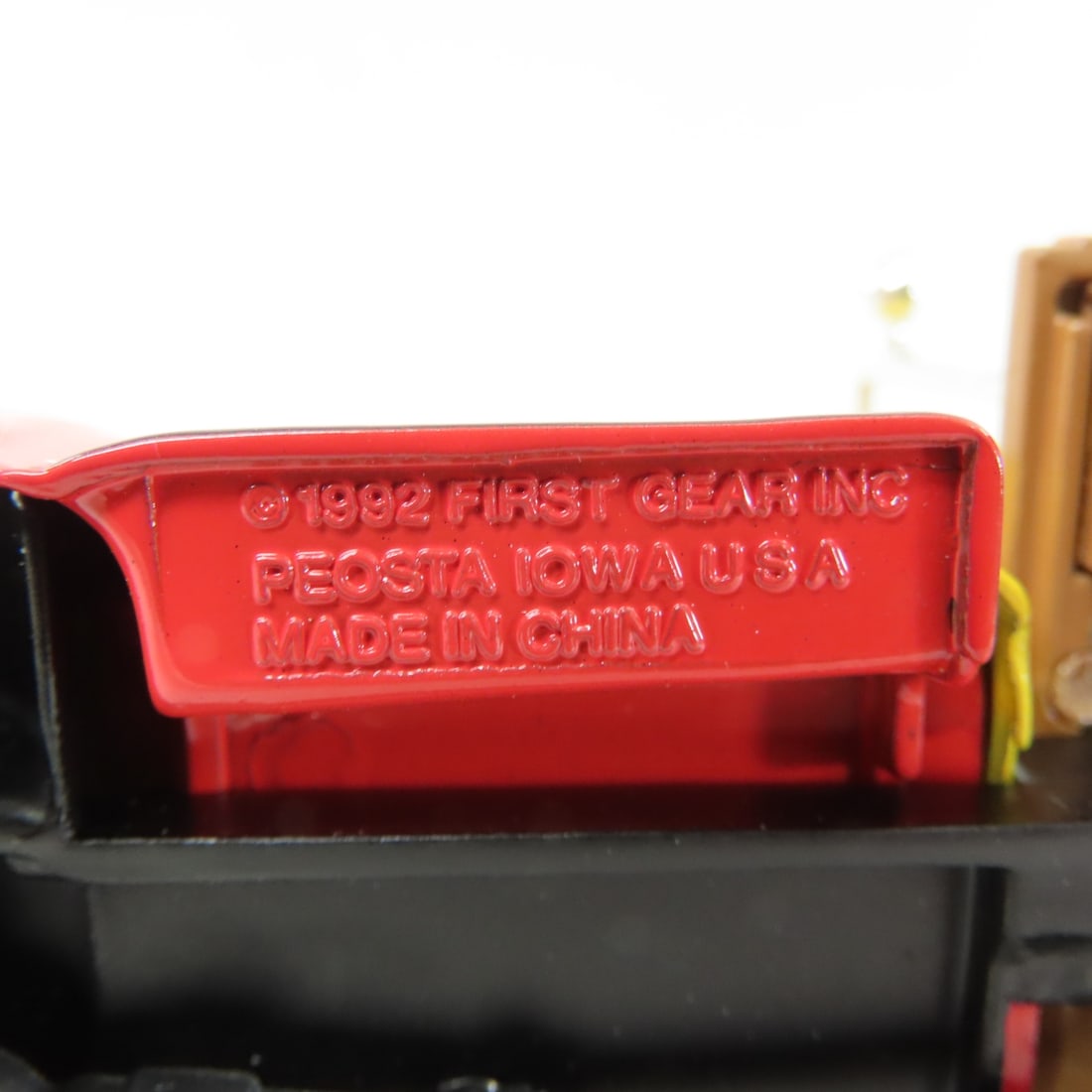 1st Gear 1:34 Ford Shell Oil Stock Car & Flatbed - 8