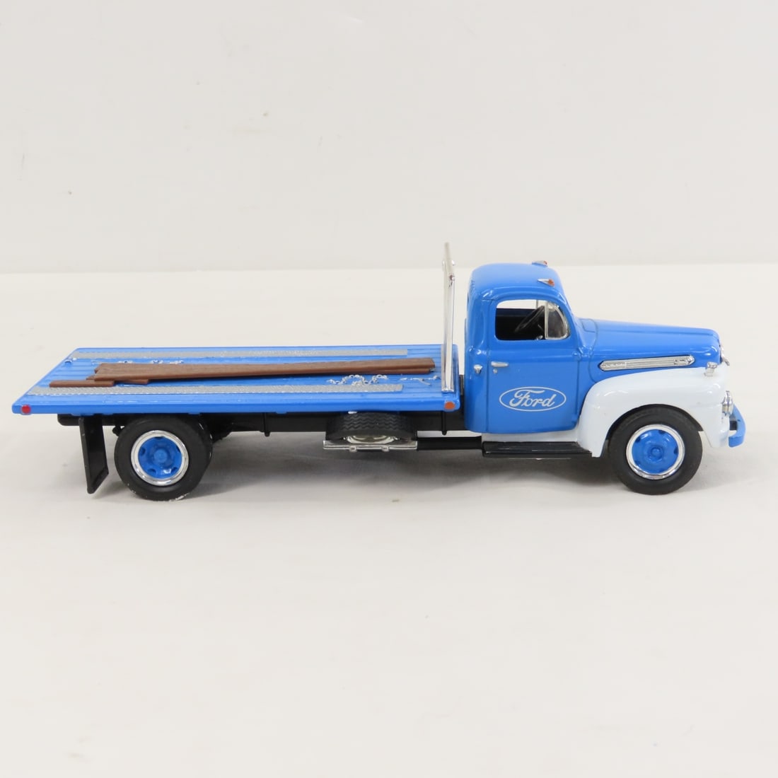 1st Gear 1:34 Fireball Roberts Stock Car & Flatbed - 4