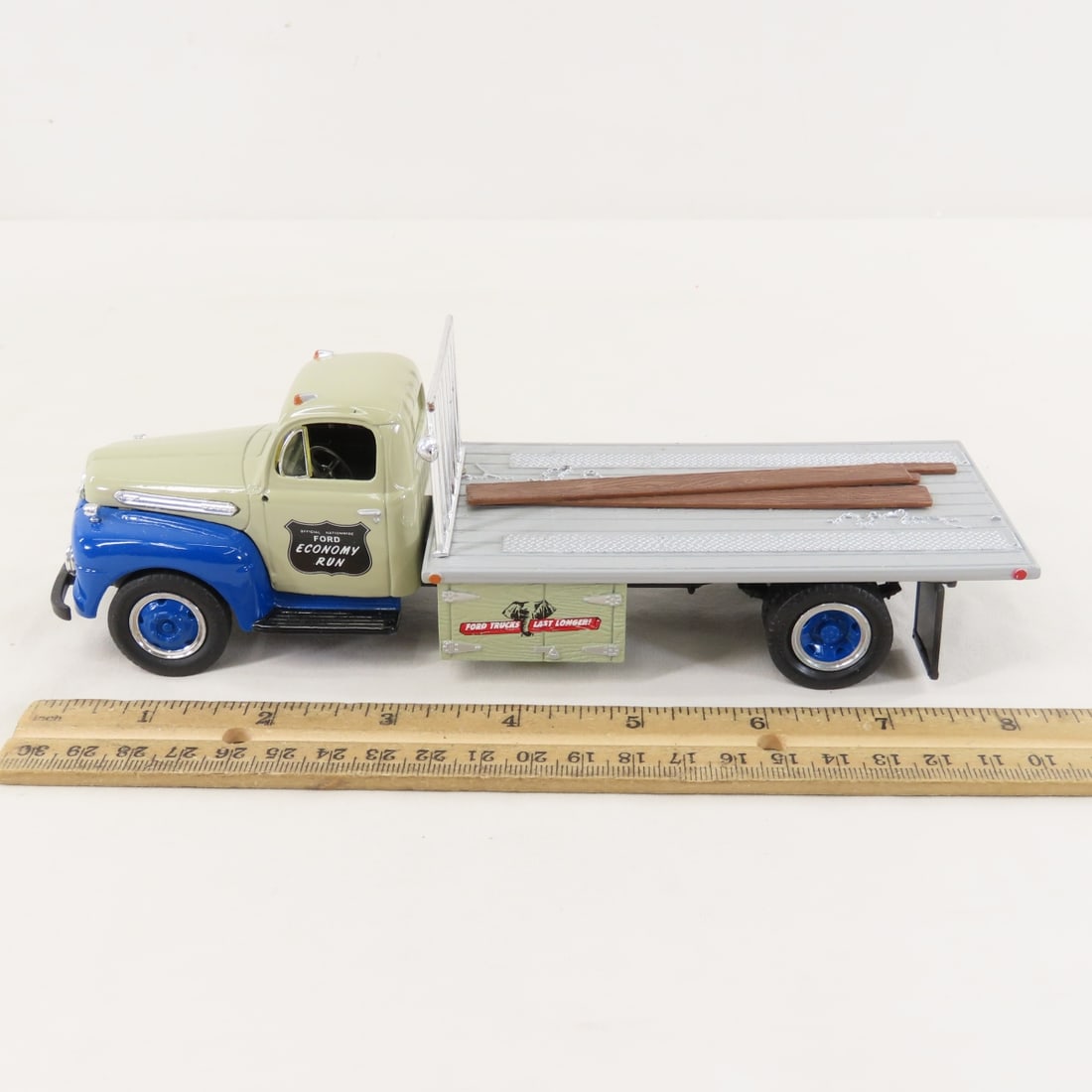 1st Gear 1:34 Economy Run Stock Car & Flatbed - 2