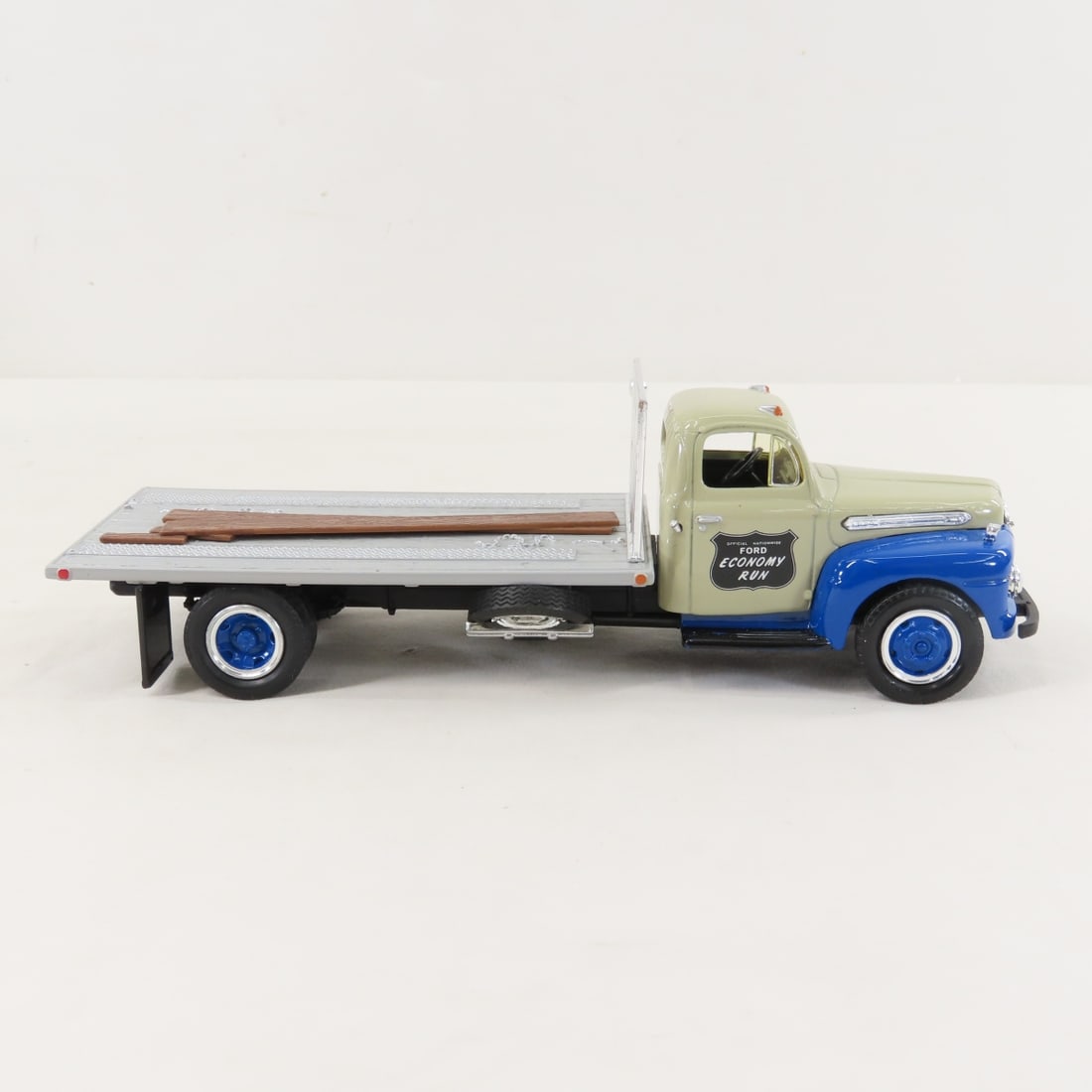 1st Gear 1:34 Economy Run Stock Car & Flatbed - 4