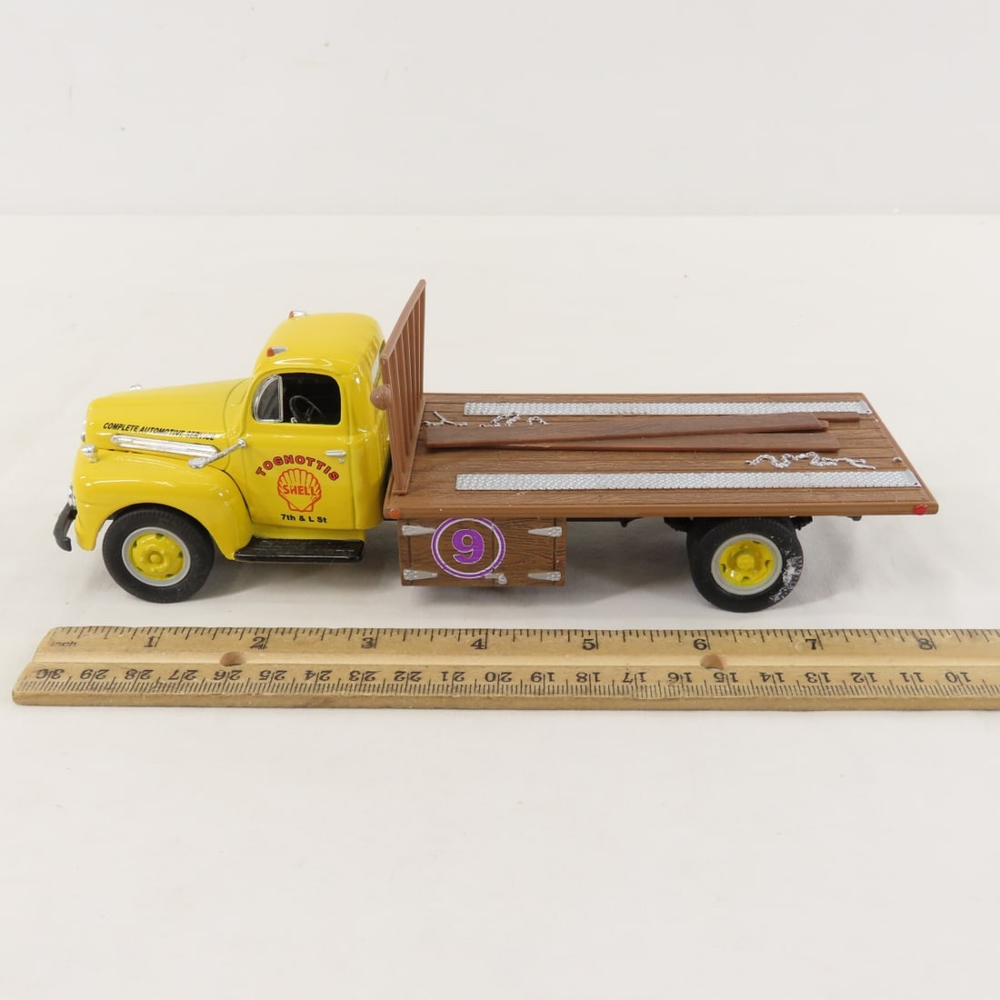 1st Gear 1:34 AAA Towing Stock Car & Flatbed - 2