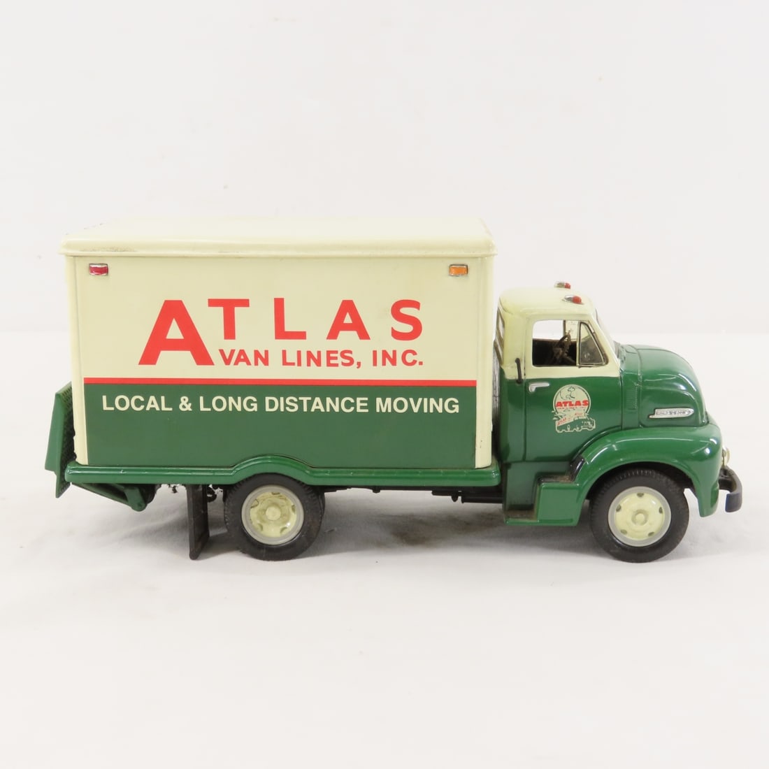 1st Gear 1:34 Atlas Van, Ford C600 Straight Truck - 6
