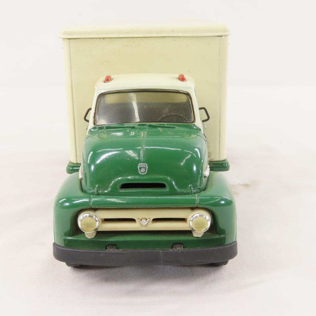 1st Gear 1:34 Atlas Van, Ford C600 Straight Truck - 8
