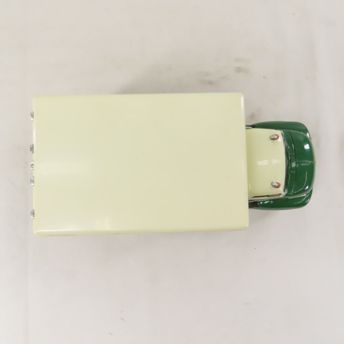 1st Gear 1:34 Atlas Van, Ford C600 Straight Truck - 9