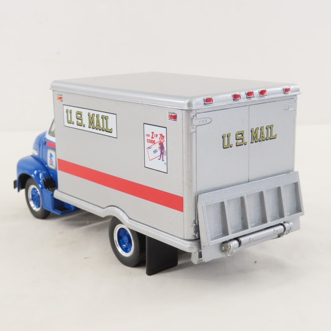 1st Gear 1:34 US Mail '53 Ford C600 Straight Truck - 3