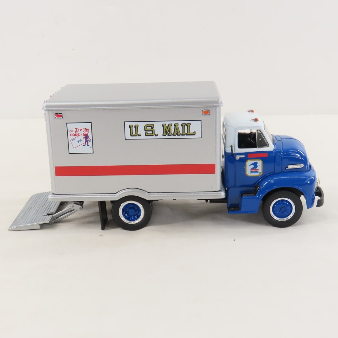 1st Gear 1:34 US Mail '53 Ford C600 Straight Truck - 6
