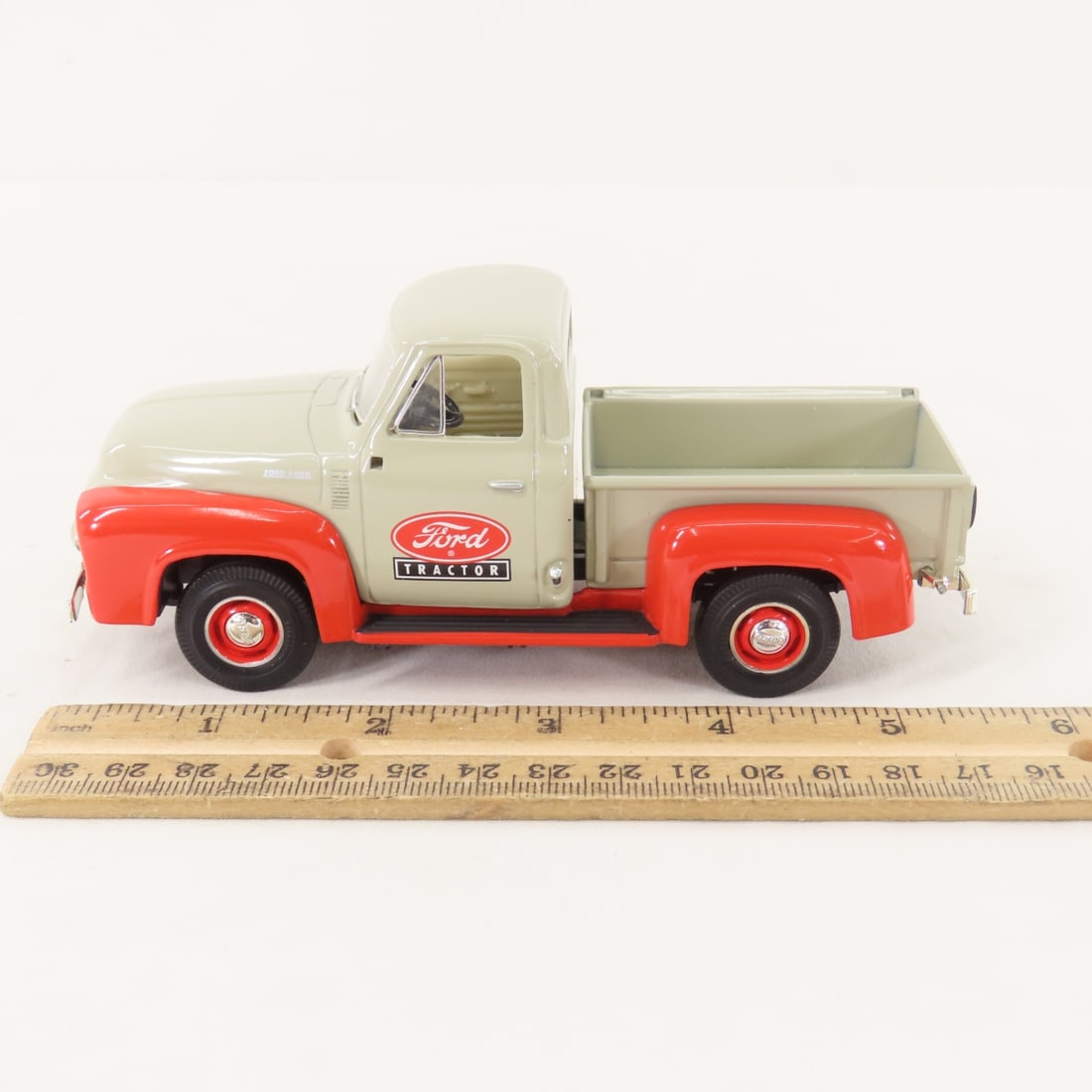 1st Gear 1:34 1953 Ford Tractor F-100 Pickup Truck - 2
