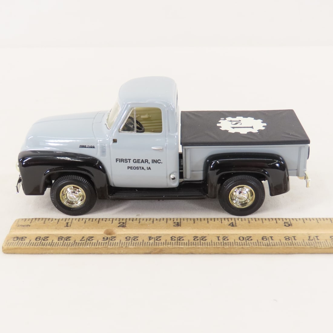 1st Gear 1:34 Diecast 1953 Ford Pickup Truck - 2