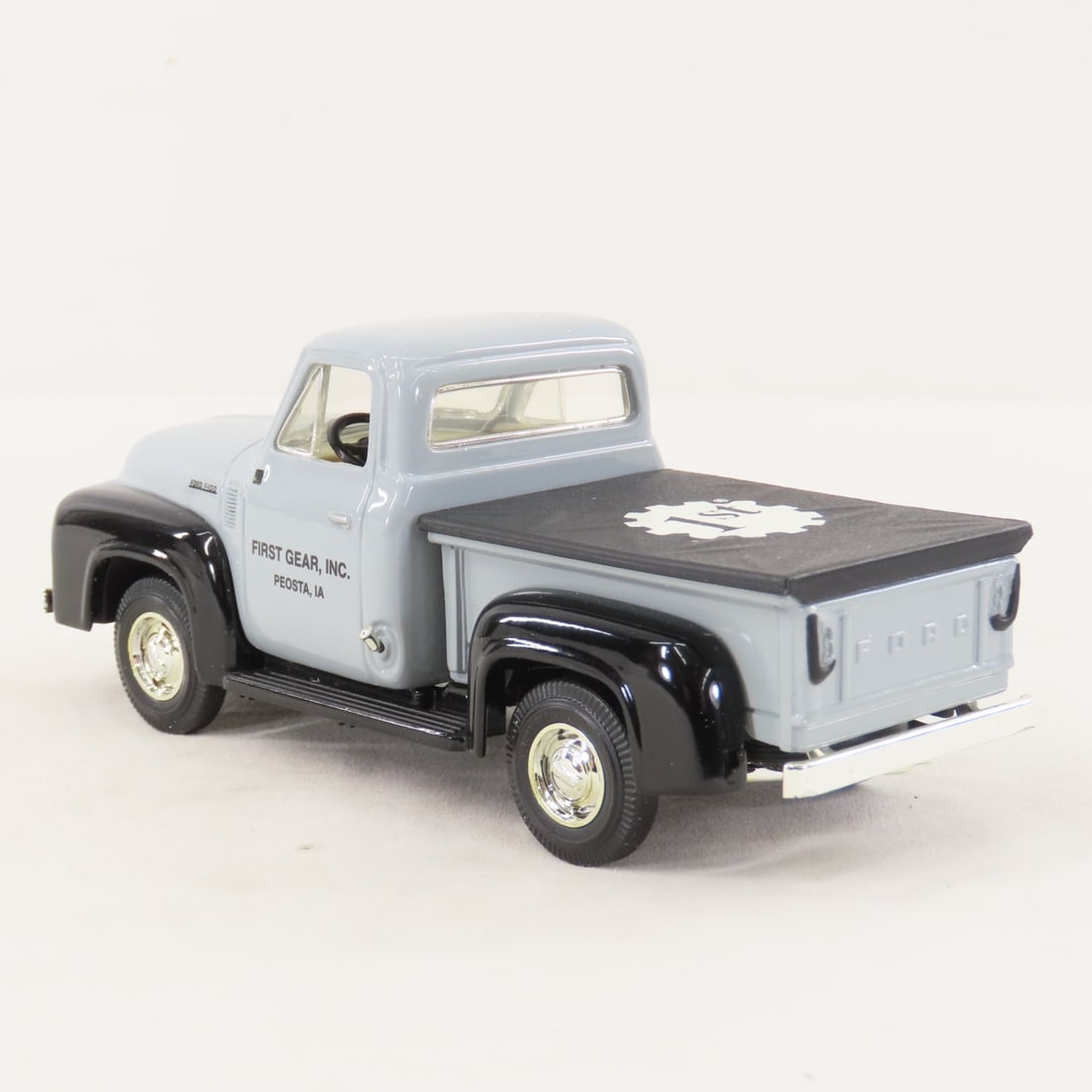1st Gear 1:34 Diecast 1953 Ford Pickup Truck - 3