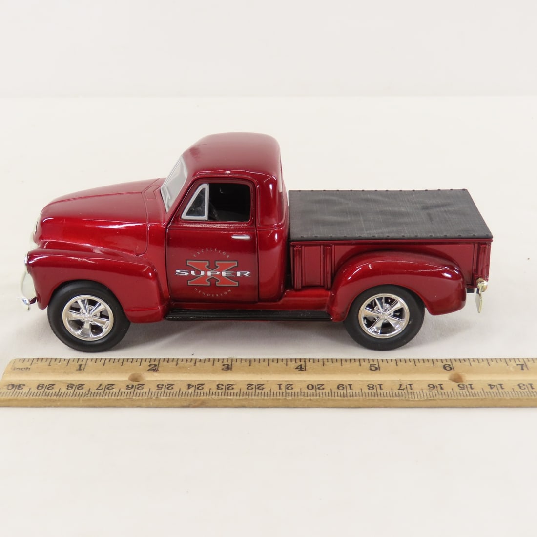 SpecCast 1:34 Excelsior Henderson '52 Chevy Pickup - 2