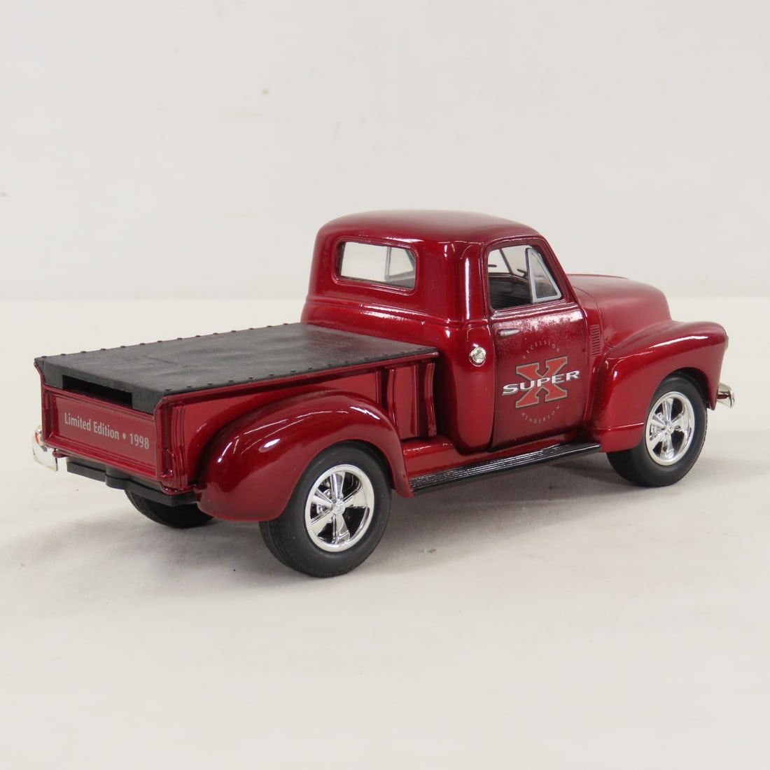 SpecCast 1:34 Excelsior Henderson '52 Chevy Pickup - 5