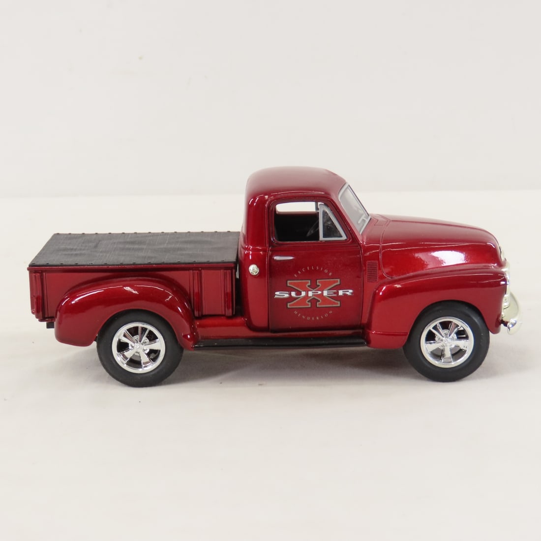 SpecCast 1:34 Excelsior Henderson '52 Chevy Pickup - 6