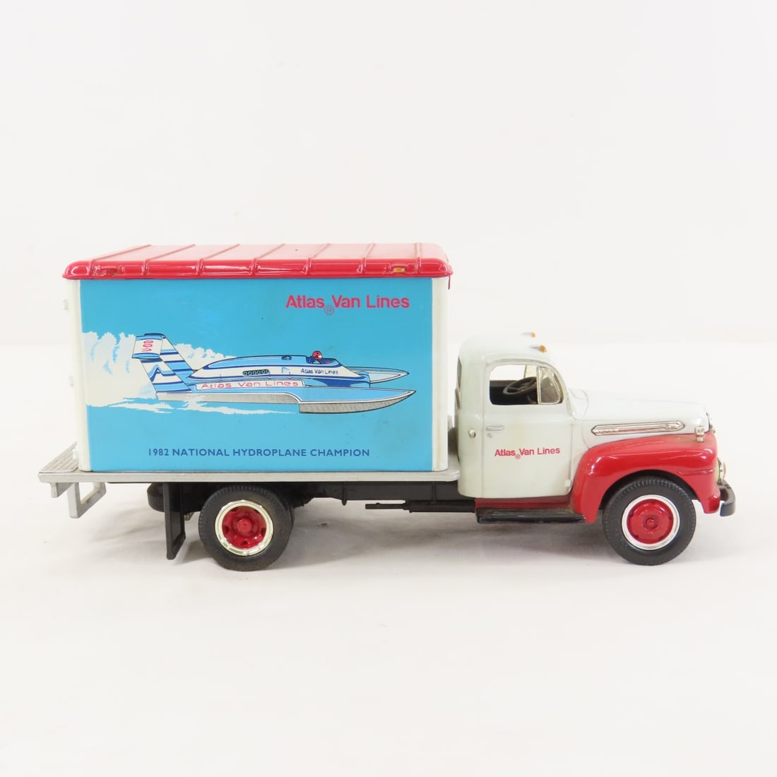 1st Gear 1:34 Atlas Hydro Ford F-6 Dry Goods Van - 6